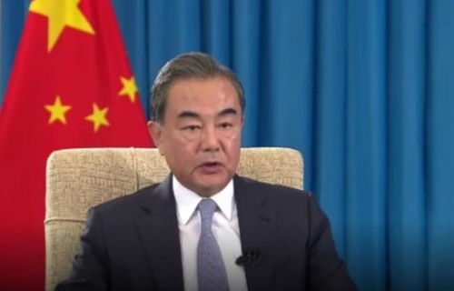 王毅外长分别与伊朗和以色列外长通话，深化交流，共谋地区和平稳定